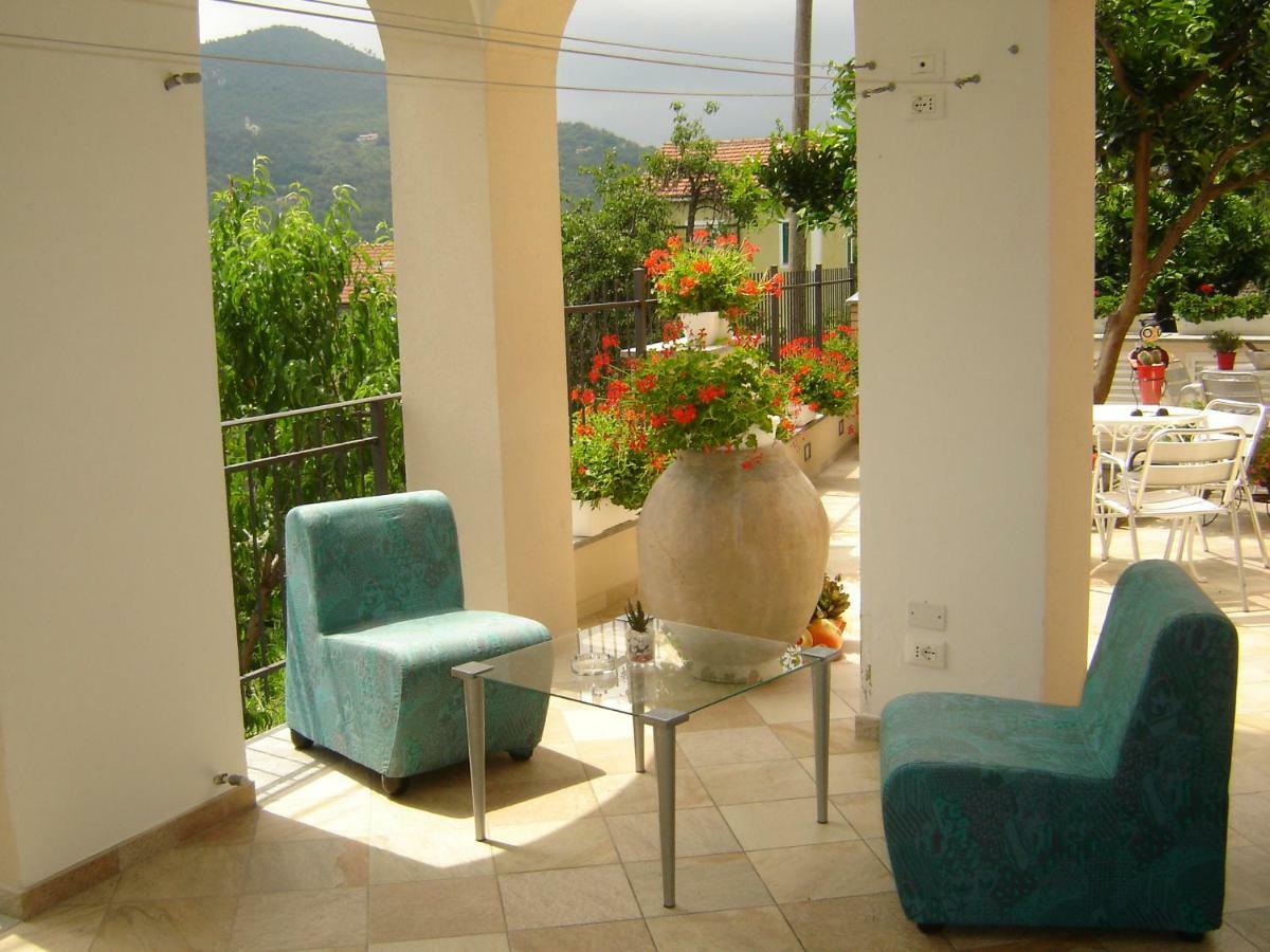 La Dolce Vita B&B Noli Bagian luar foto